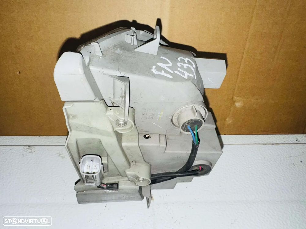 Farol de Nevoeiro Direito Toyota Prius ZVW30 - 2012 / 2015 - 4