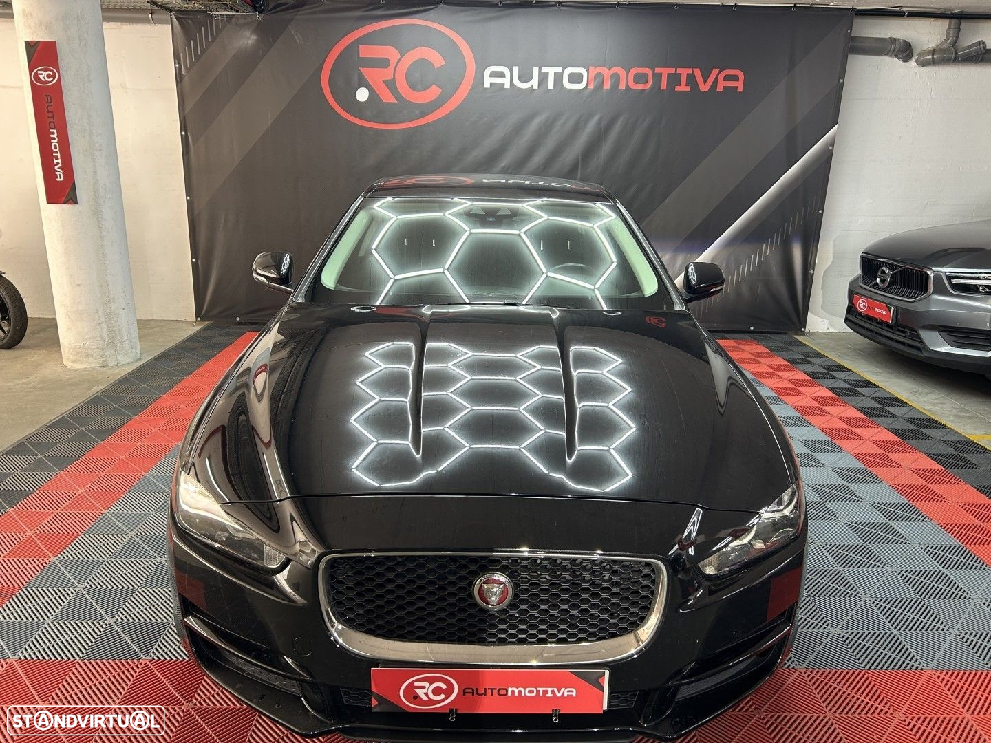 Jaguar XE 2.0 D Prestige - 2