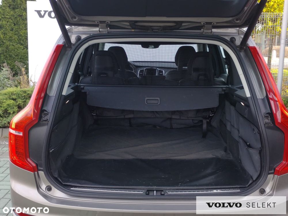 Volvo XC 90 - 32