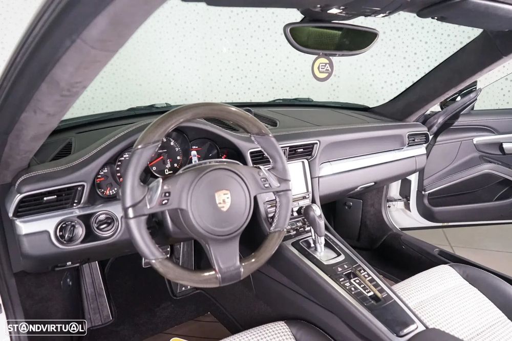 Porsche 911 (991) - 16