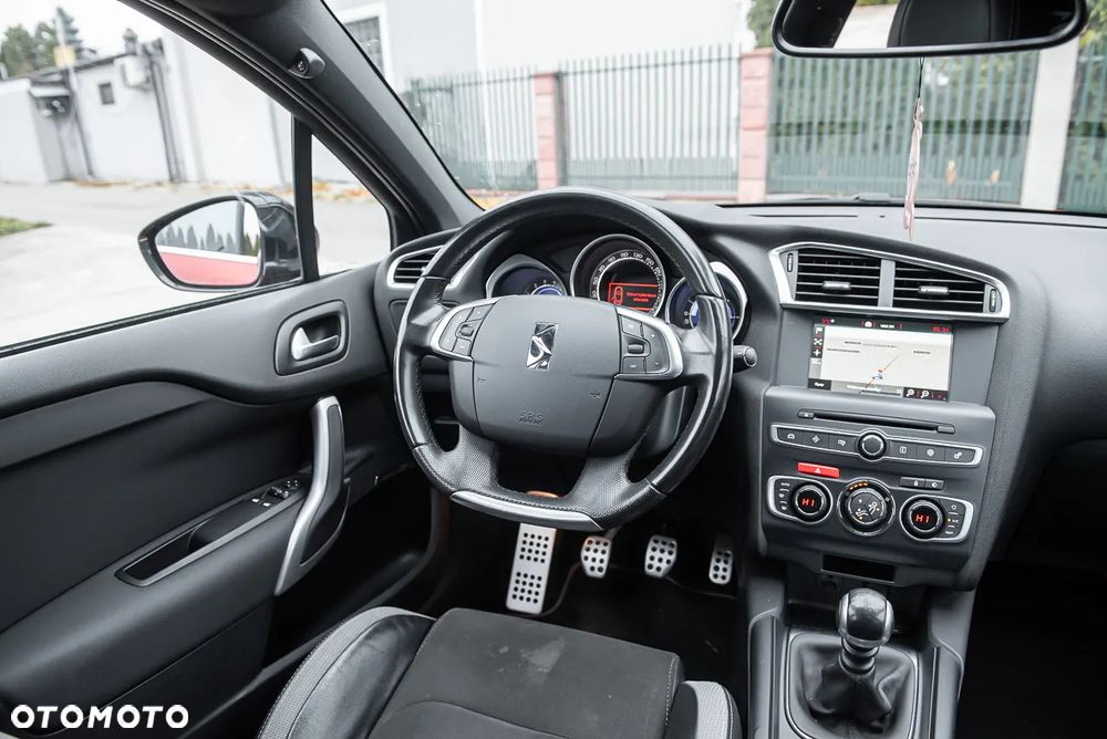 Citroën DS4 BlueHDi 120 Urban Show - 26