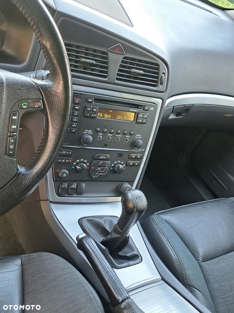 Volvo V70 2.4 - 18