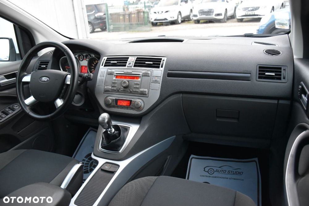 Ford Kuga 2.0 TDCi 2x4 Titanium - 12