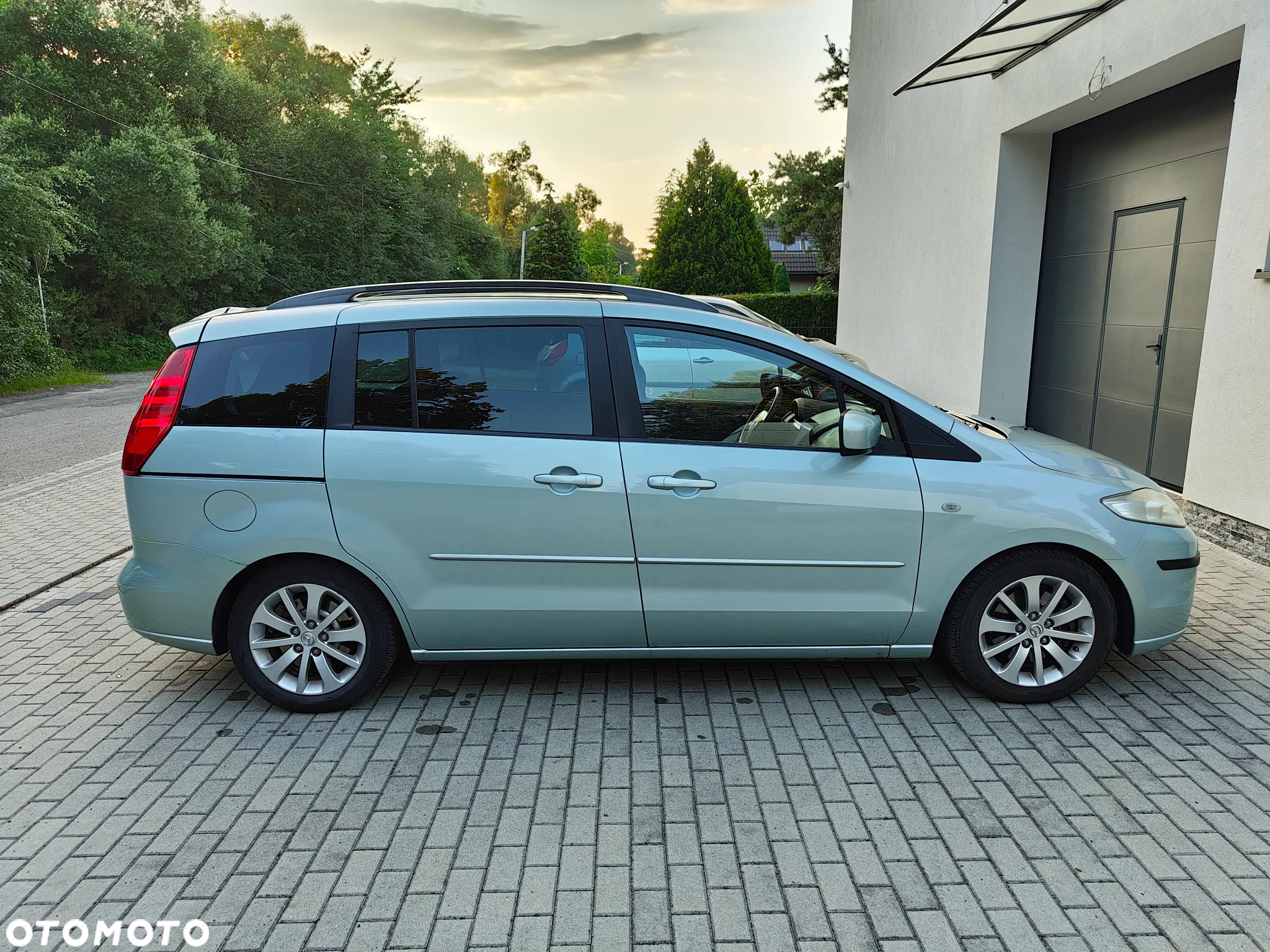 Mazda 5 2.0 Active - 16