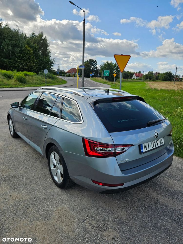 Skoda Superb 2.0 TDI Ambition DSG - 4