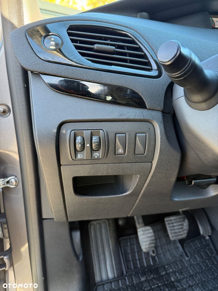 Renault Scenic - 11