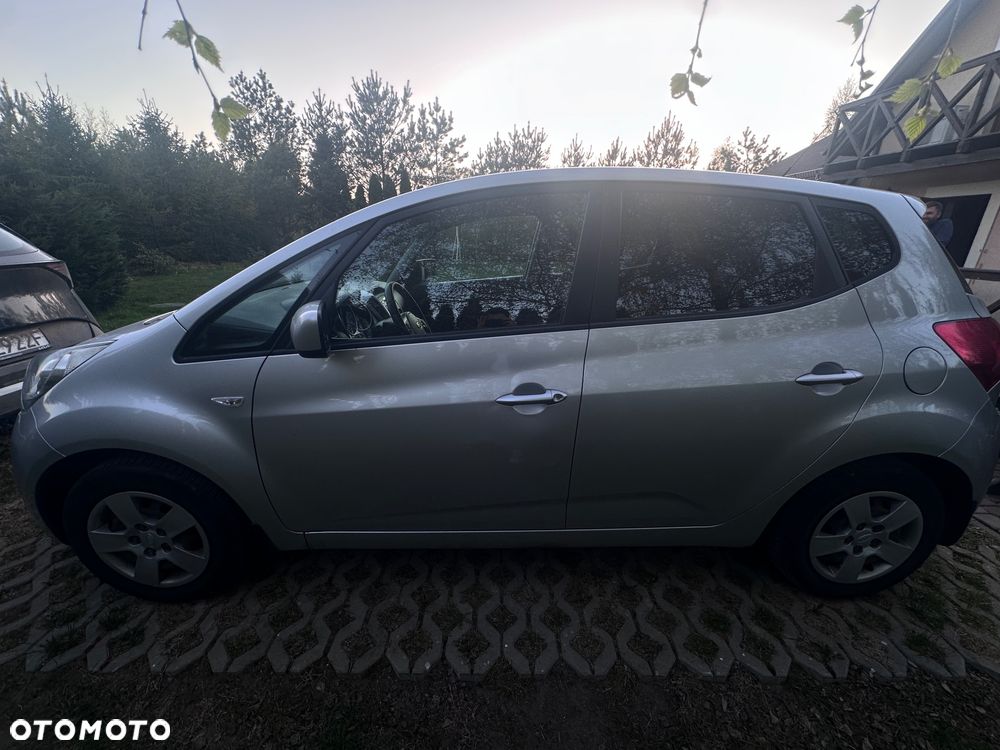Kia Venga - 7