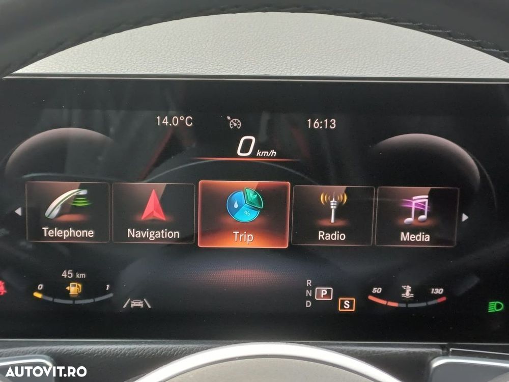 Mercedes-Benz GLB - 26