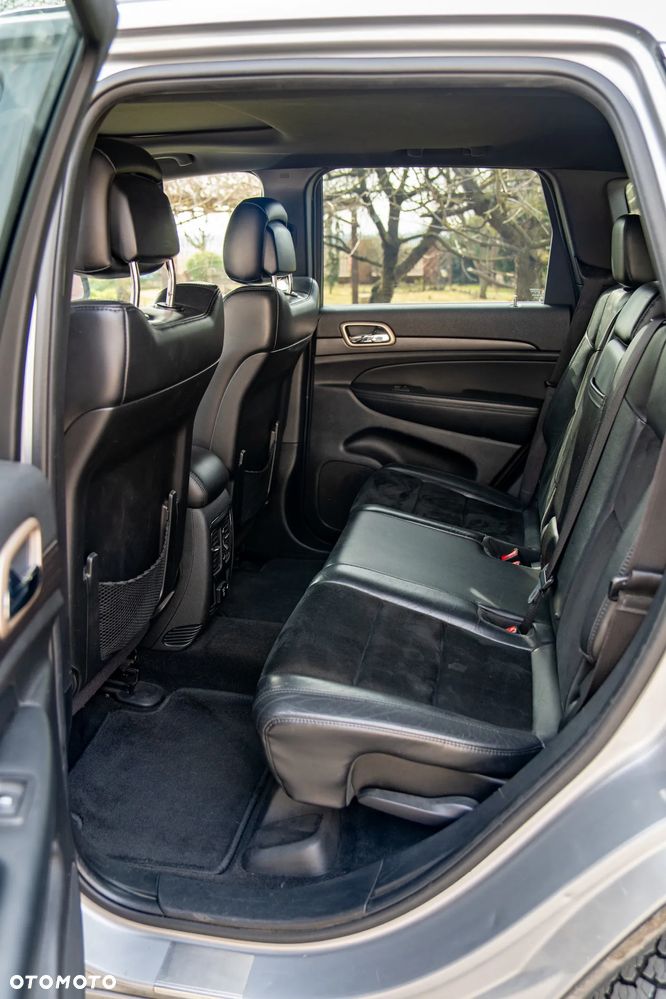 Jeep Grand Cherokee - 11