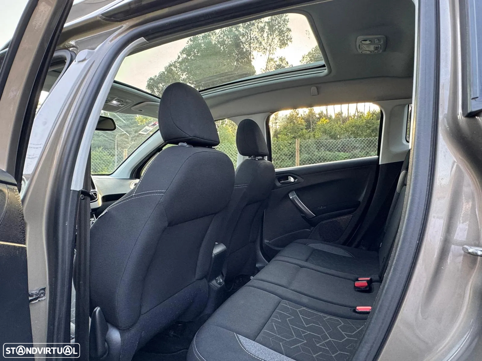 Peugeot 2008 1.6 BlueHDi Style - 7