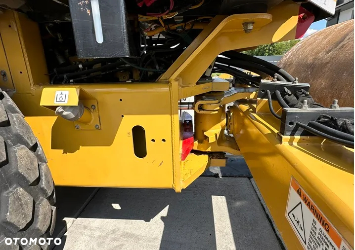 Caterpillar CS-563E - 18