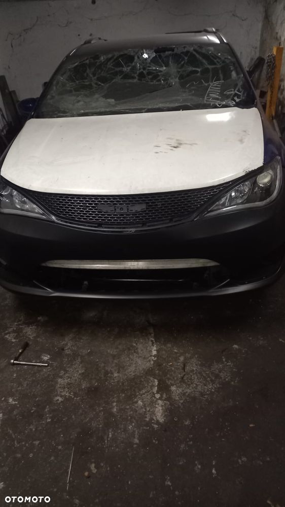 Chrysler Pacifica - 10