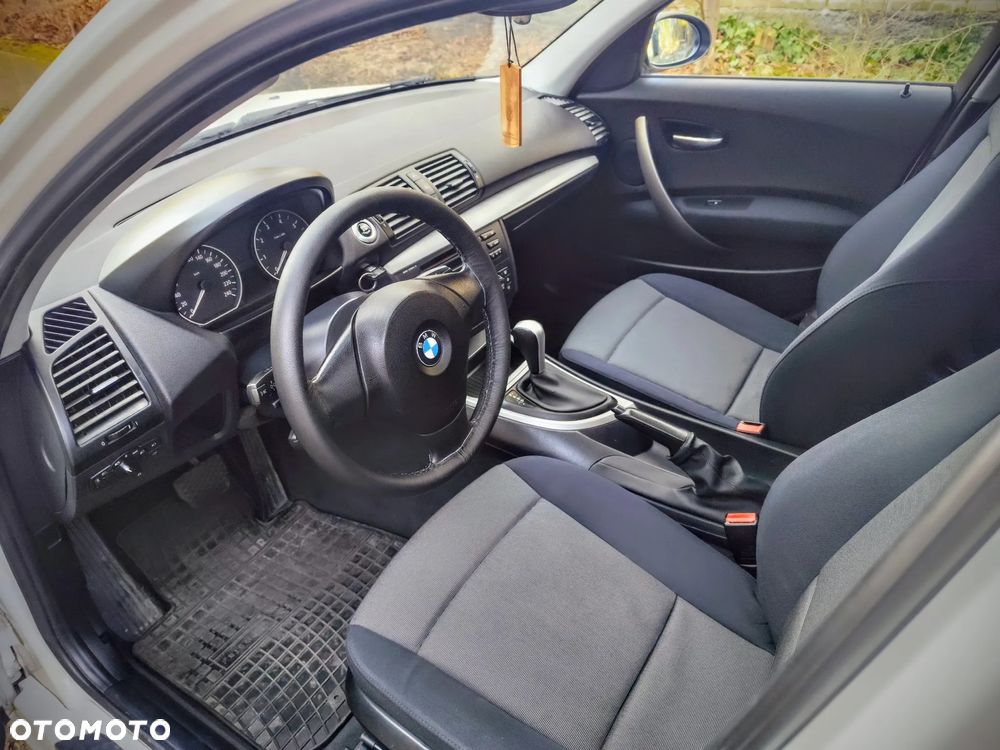 BMW Seria 1 120i - 10