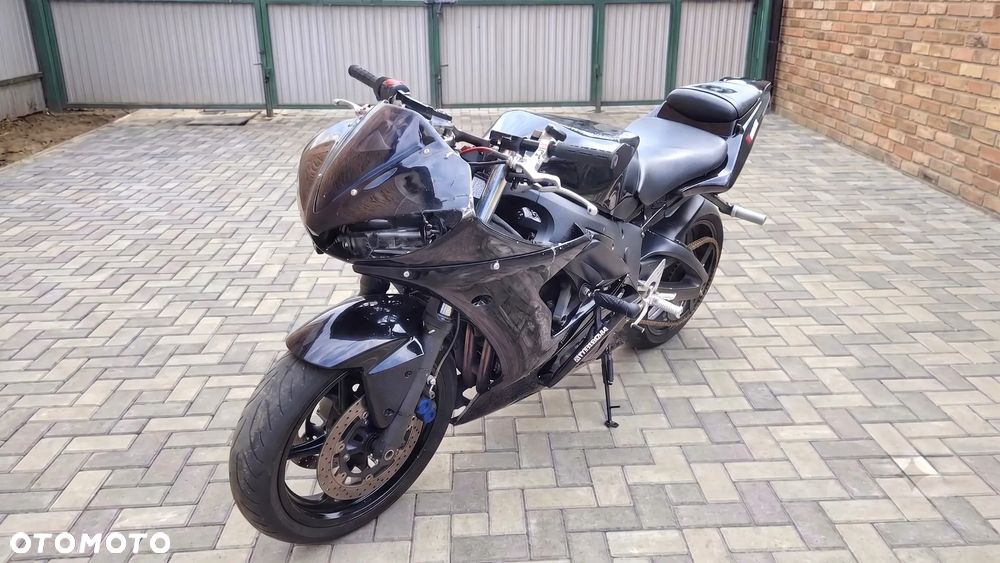 Yamaha R6 - 10