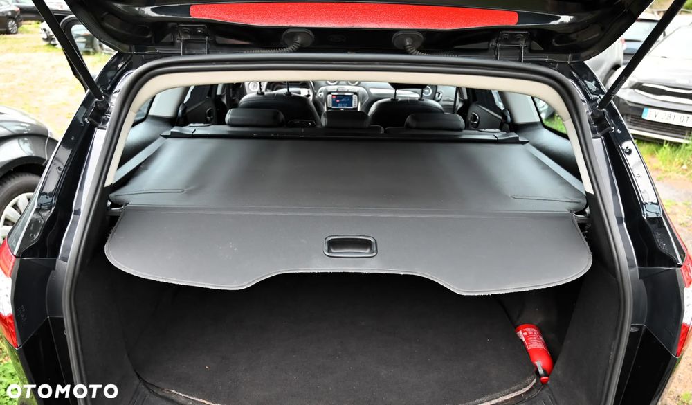 Ford Mondeo - 35