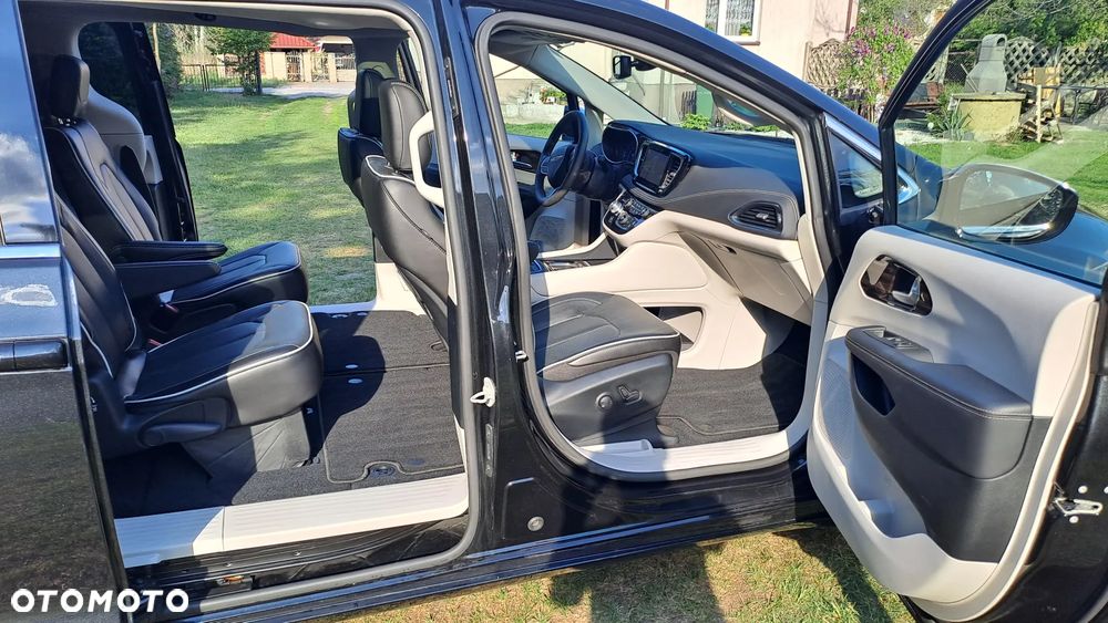Chrysler Pacifica - 9