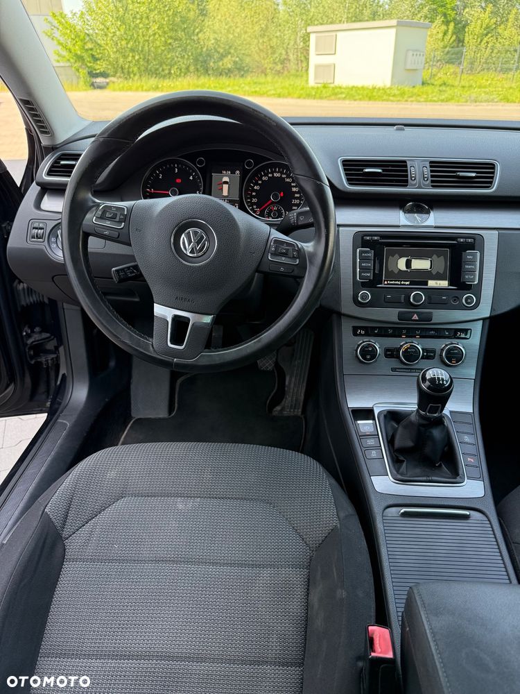 Volkswagen Passat 2.0 TDI Highline - 36