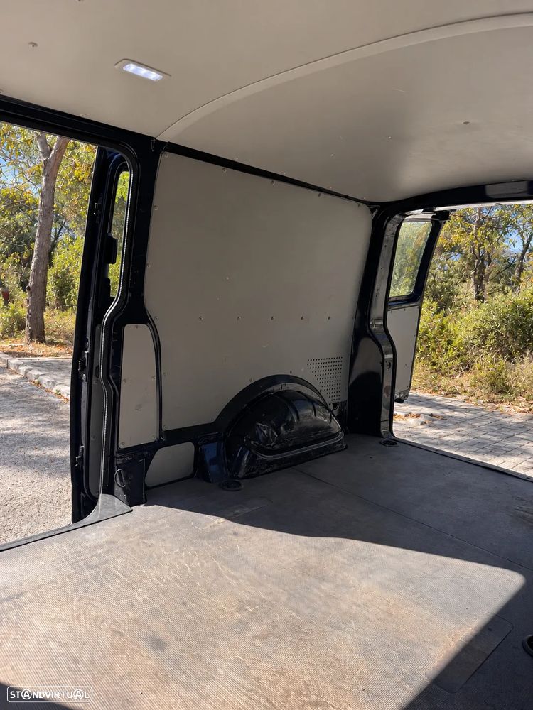 VW Transporter - 37