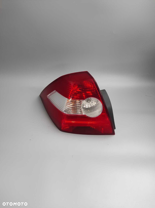 RENAULT MEGANE II Sedan, Lampa tylna lewa z wkładem, OE: 820.0142.681