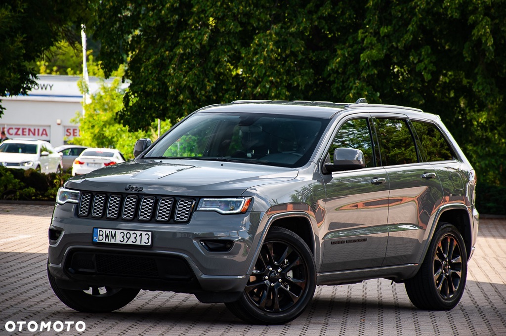 Jeep Grand Cherokee - 22