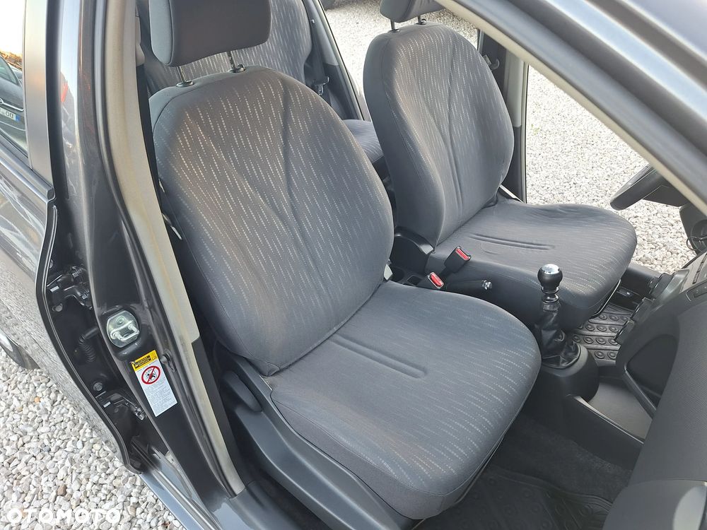 Toyota Yaris 1.33 Luna - 21