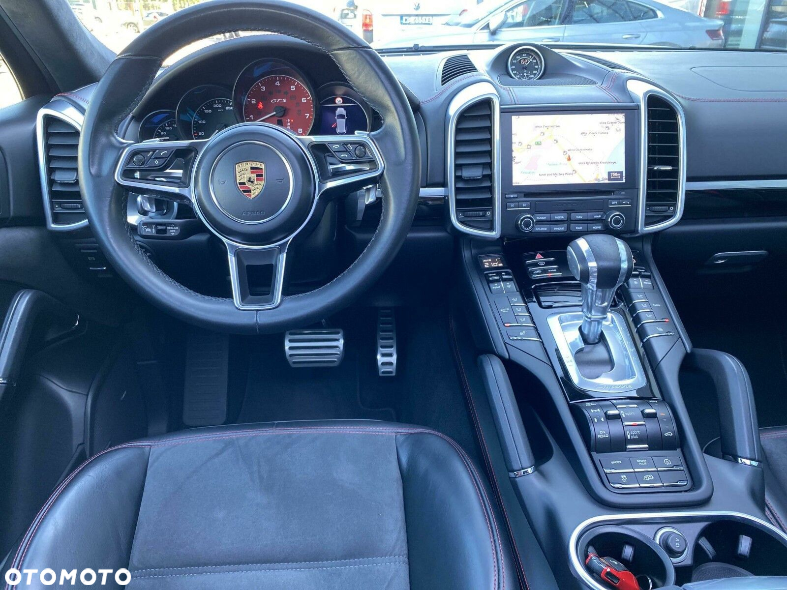 Porsche Cayenne GTS - 17