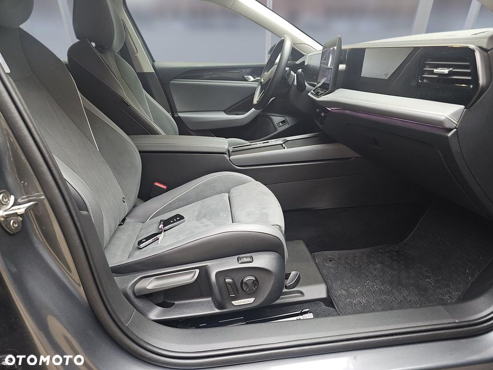 Volkswagen Passat - 11
