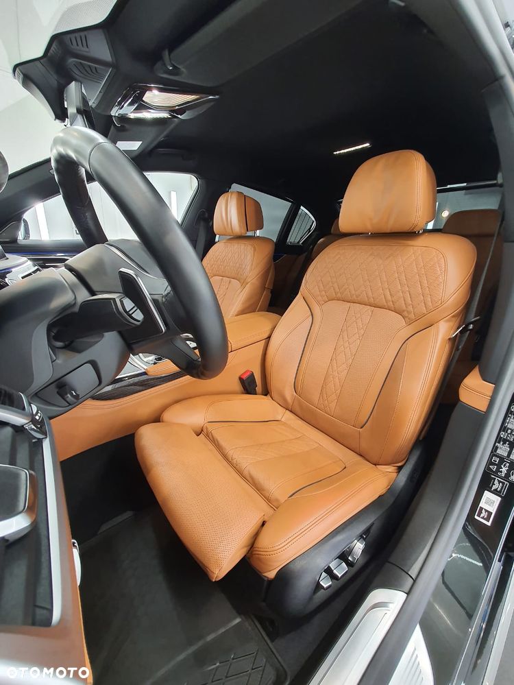 BMW Seria 7 740d xDrive - 10