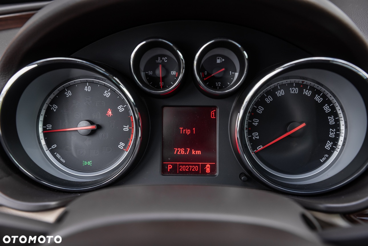 Opel Insignia - 25