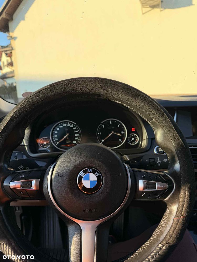 BMW Seria 5 520d xDrive - 9