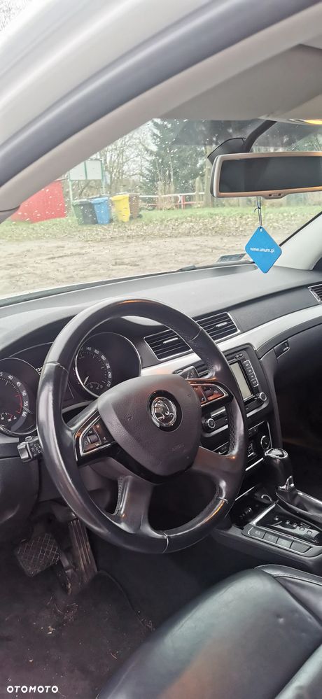 Skoda Superb 2.0 TDI Elegance DSG - 9
