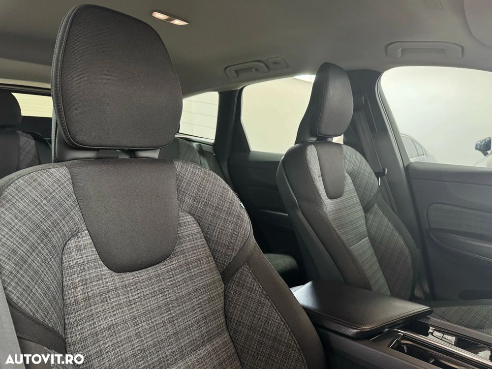 Volvo XC 60 B4 D AWD Geartronic Momentum Pro - 19