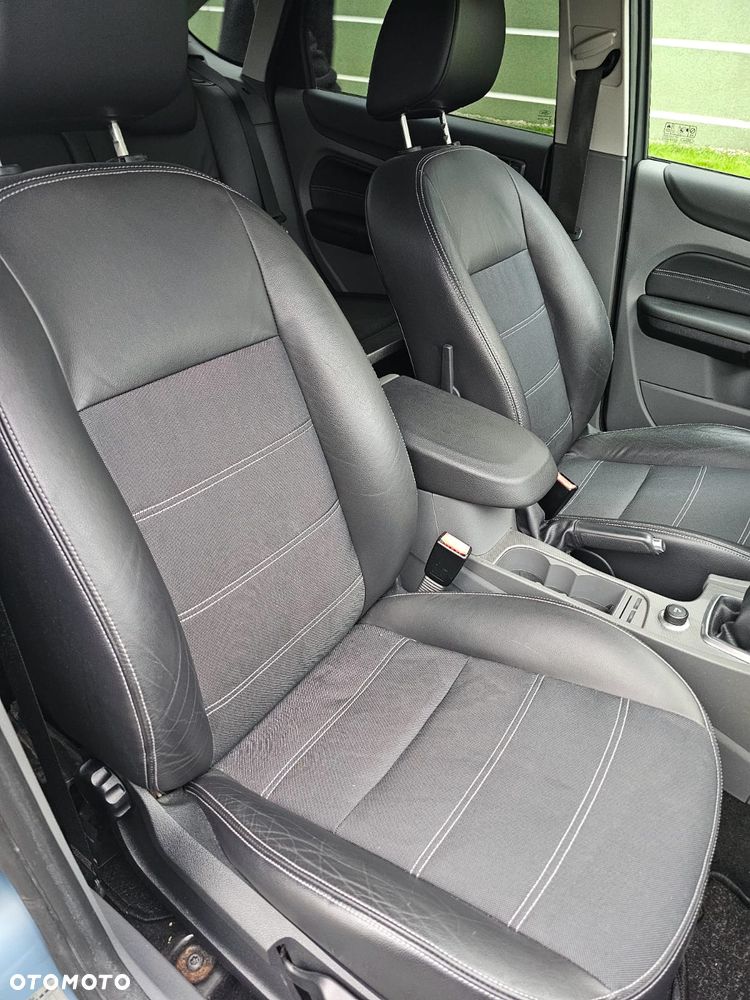 Ford Focus 1.6 16V Titanium - 23