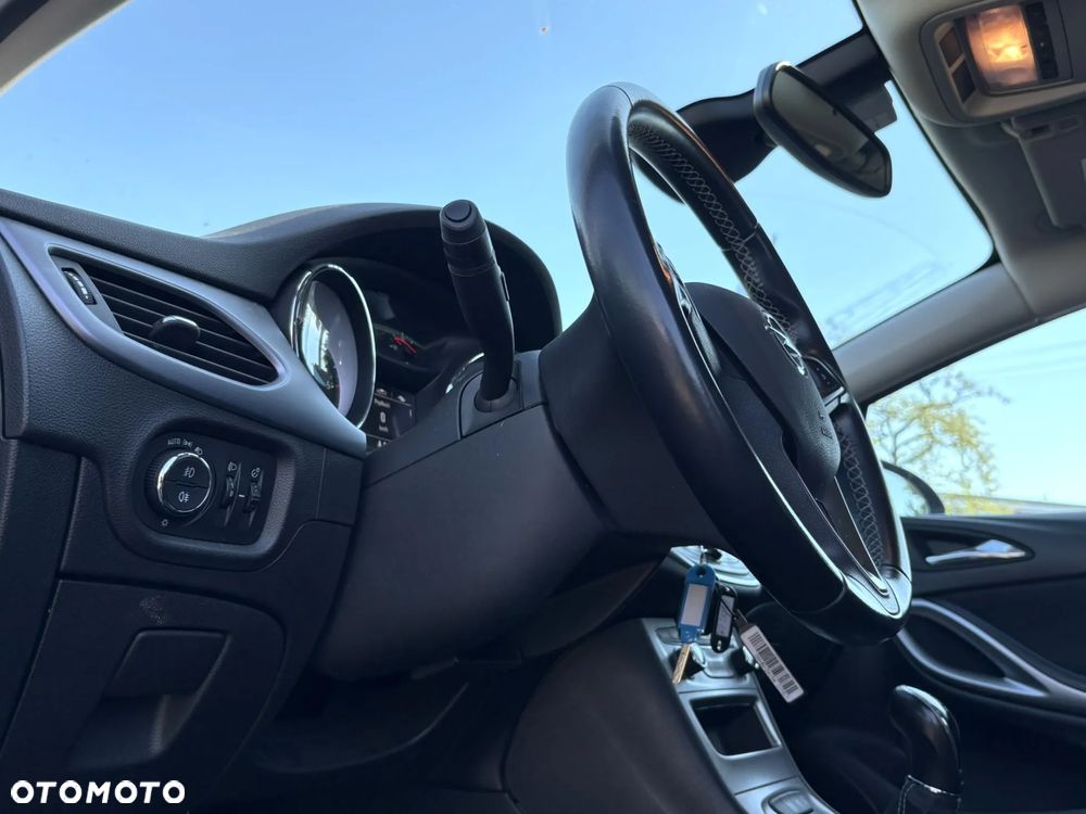 Opel Astra 1.6 CDTI Enjoy S&S - 10
