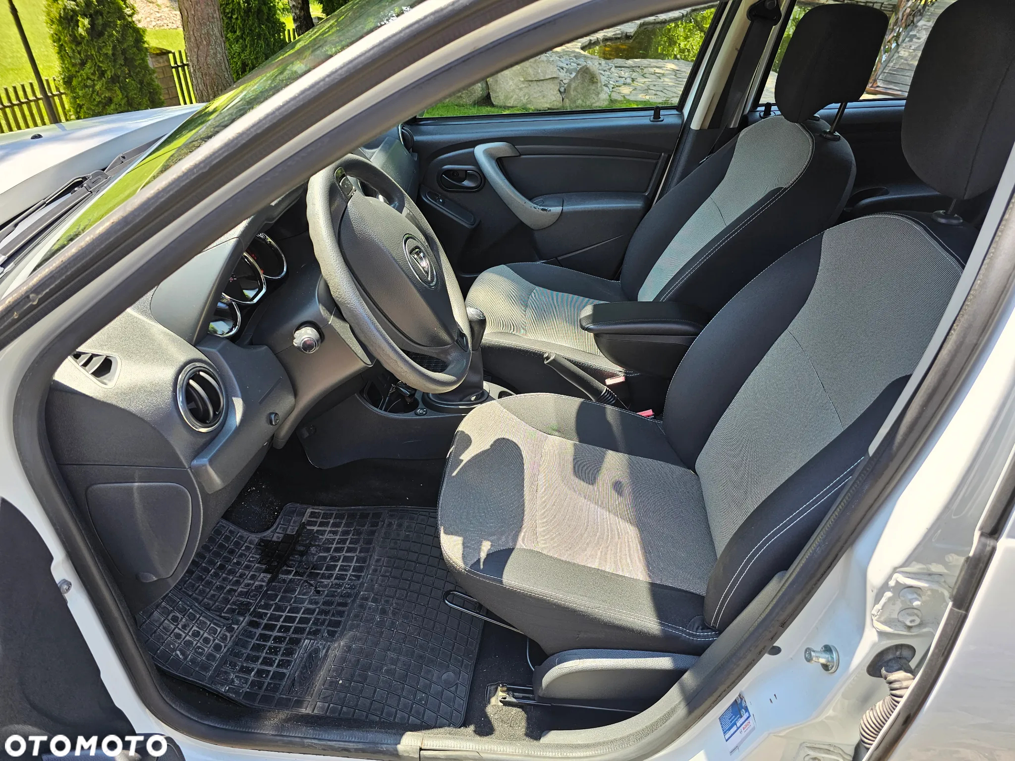 Dacia Duster 1.6 Ambiance Eco - 26