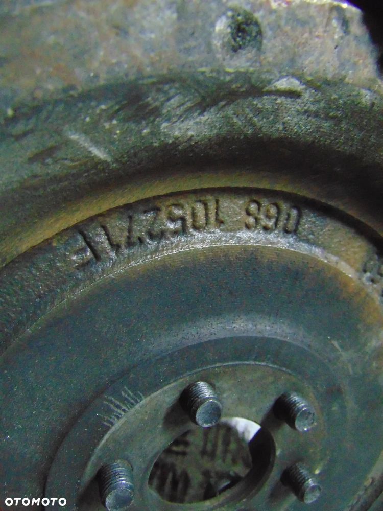 Sprzęgło t4 1,9D/TD komplet 068105271F - 3