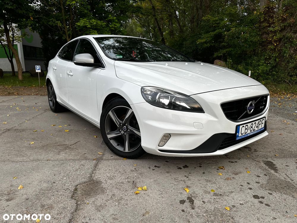 Volvo V40 D2 R-Design - 1