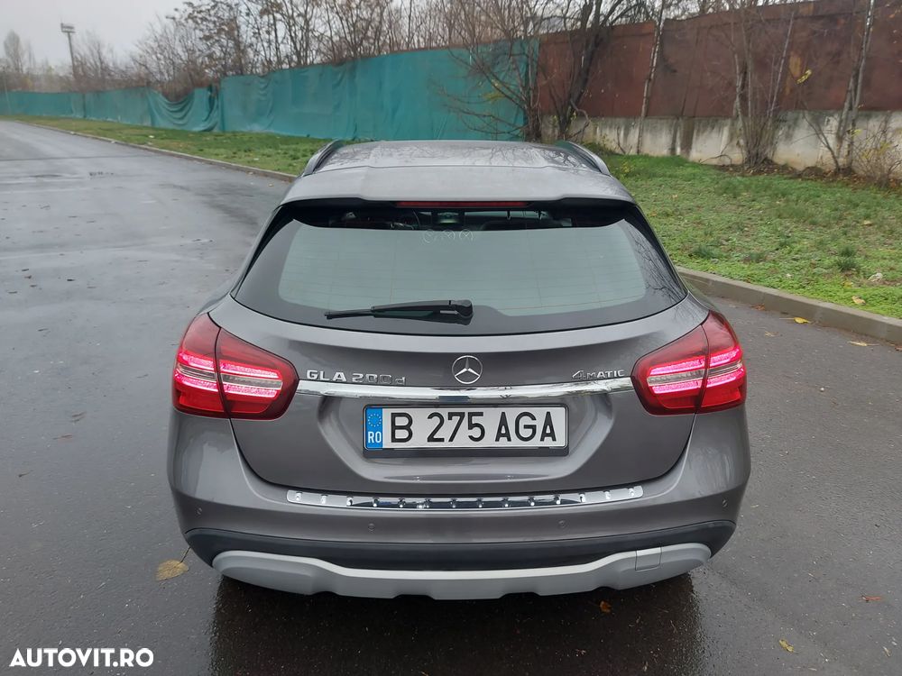 Mercedes-Benz GLA 200 d 4MATIC Aut. - 3