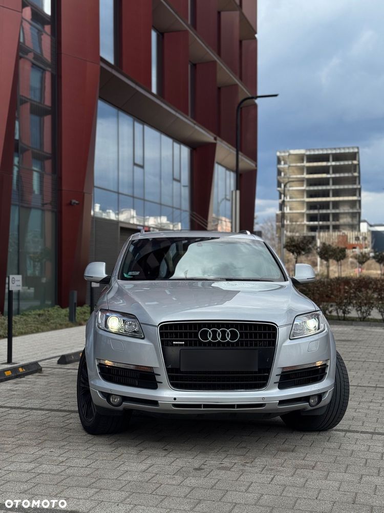 Audi Q7 - 1