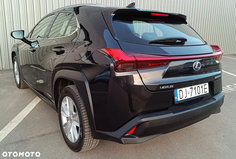 Lexus UX - 5