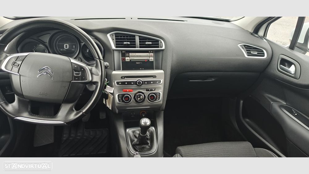 Citroën C4 1.2 PureTech Feel — fotografia 9
