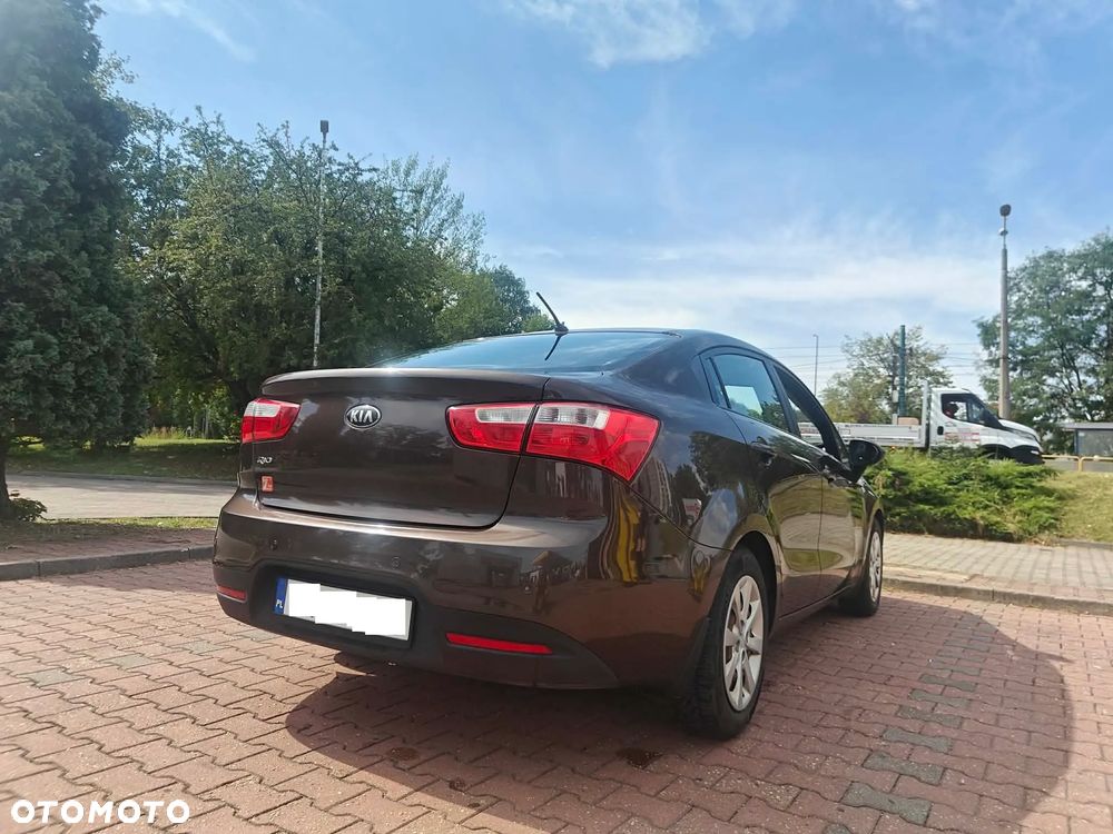 Kia Rio - 5