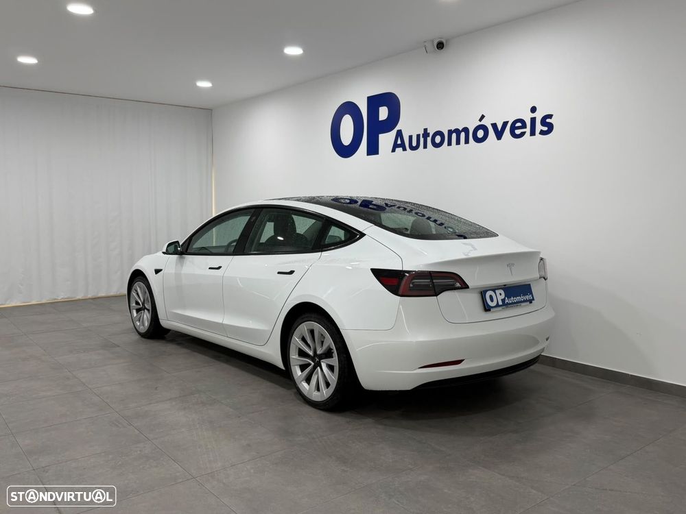Tesla Model 3 - 4