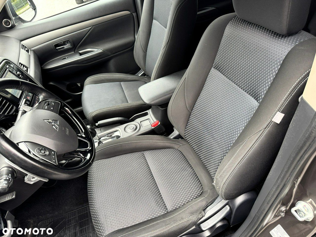 Mitsubishi Outlander 2.0 Intense + 4WD CVT - 12