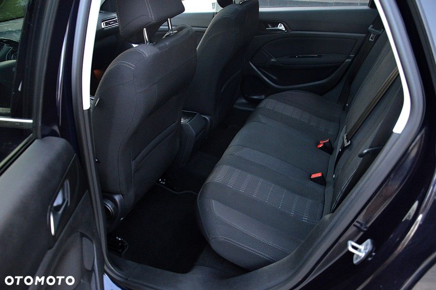 Peugeot 308 BlueHDi 150 EAT6 Stop & Start Business-Line - 23