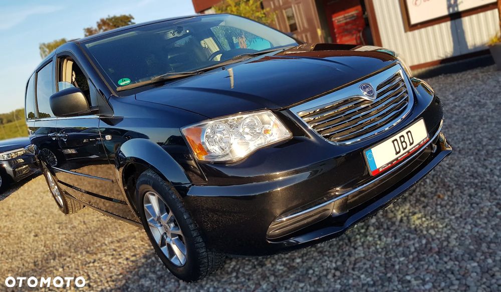 Lancia Voyager 2.8CRD Gold - 39