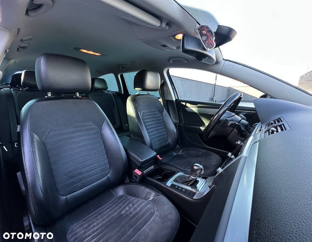 Volkswagen Passat 2.0 TDI DPF DSG 4Motion Comfortline - 22