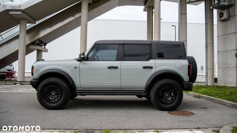 Ford Bronco - 5