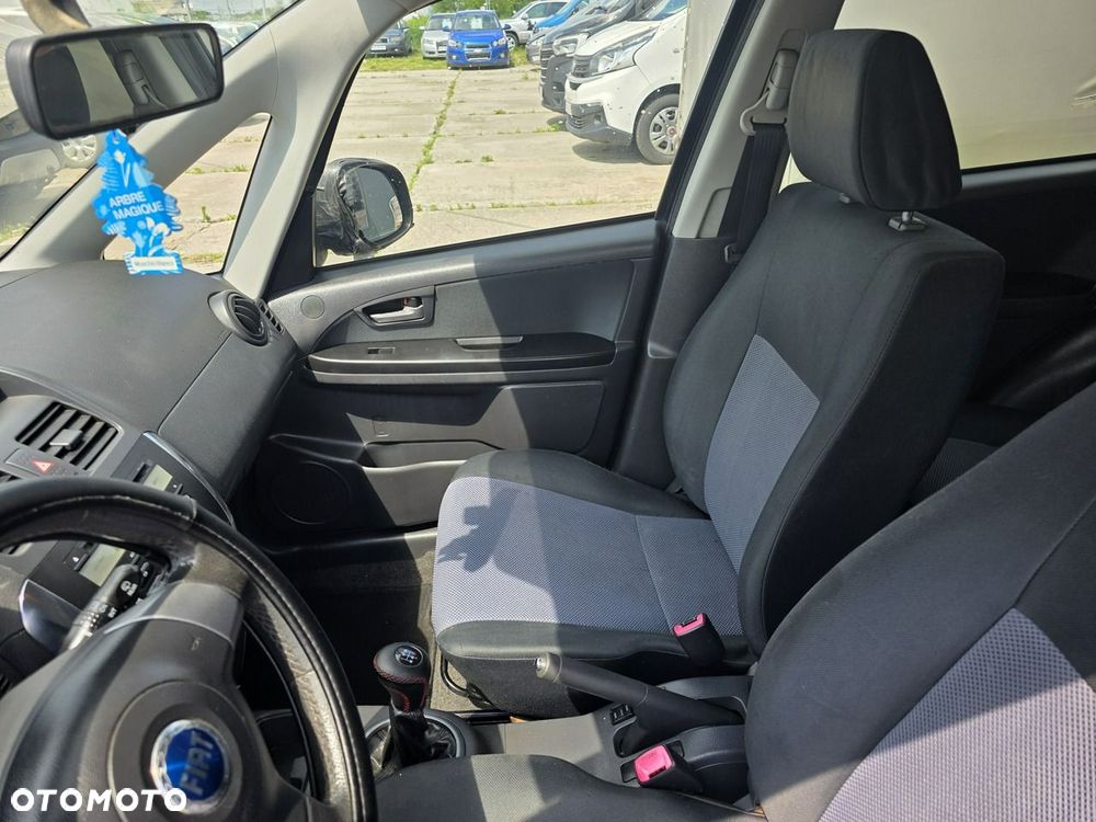 Fiat Sedici - 11