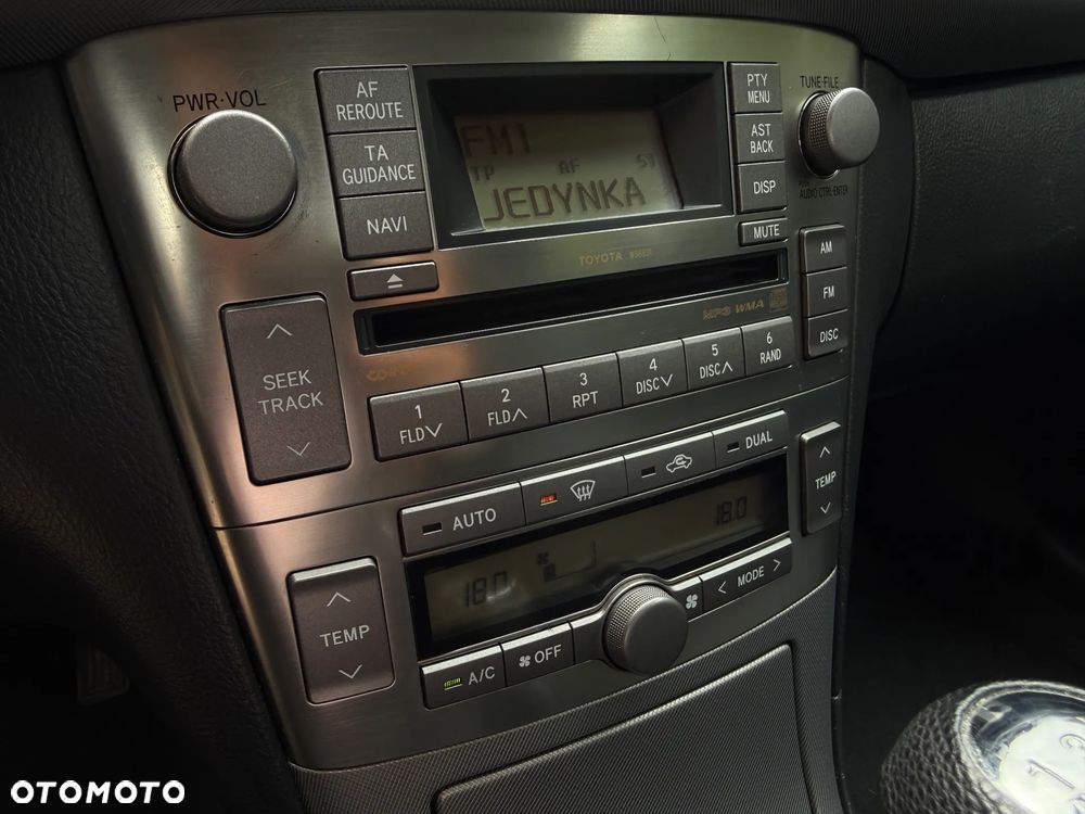 Toyota Avensis 1.8 VVT-i Sol - 10